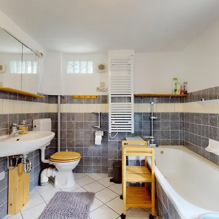 Karls Holiday home Grosskoschen